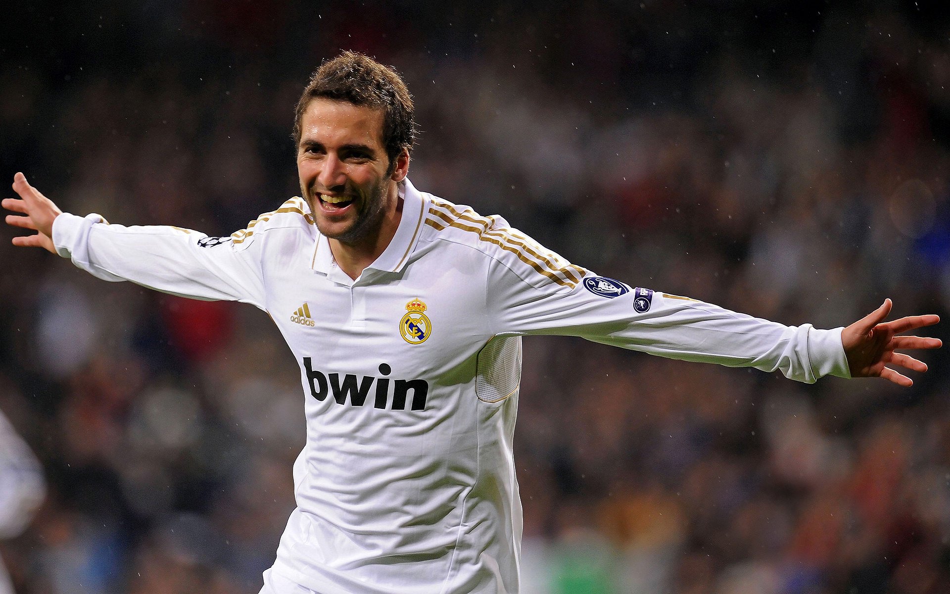 “尼古拉斯·桑特基：阿根廷美洲狮队的进攻组织者，未来潜力巨大”